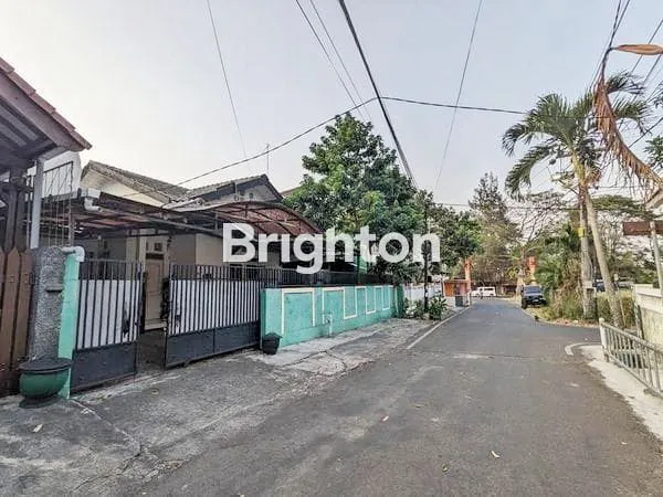 image RUMAH LUAS STRATEGIS DEKAT KAMPUS UNMER-MAL CITY POINT AREA BUKIT DIENG PERMAI MALANG (1)