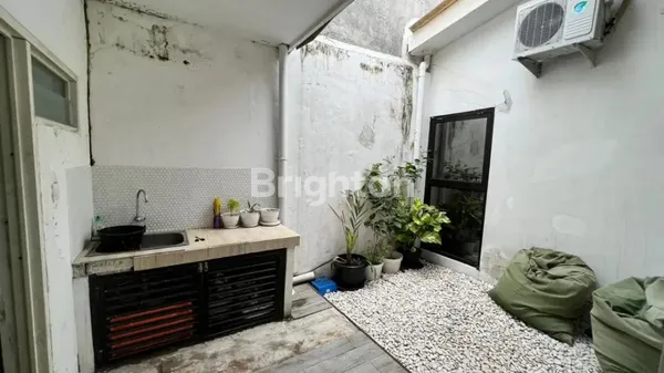 image RUMAH BARUK MODERN MINIMALIS, KEAMANAN GATE 24 JAM, SIAP HUNI, DEKAT AIOLA SELANGKAH MERR (5)