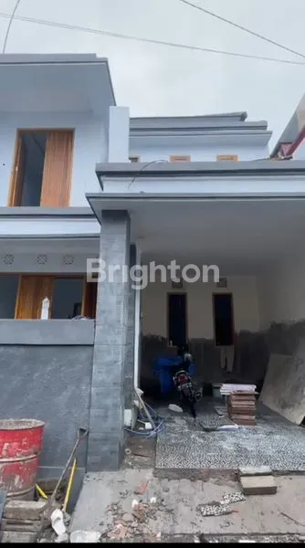 image RUMAH 2 LANTAI DI TAMAN PANCING , PEMOGAN\NPROSES FINISHING (1)