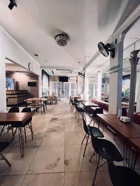 RUKO / RUMAH USAHA, RAYA DARMO BARU, AREA PARKIR LUAS, COCOK UNTUK RESTO, OFFICE, DAN USAHA LAINNYA, 2 MENIT KE HR MUHAMMAD, SURABAYA BARAT