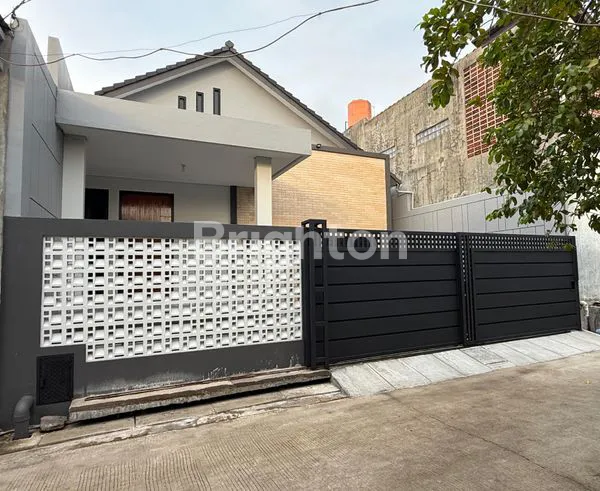 image RUMAH ASRI & NYAMAN DI KOMPLEK TNI AL TWP I (1)