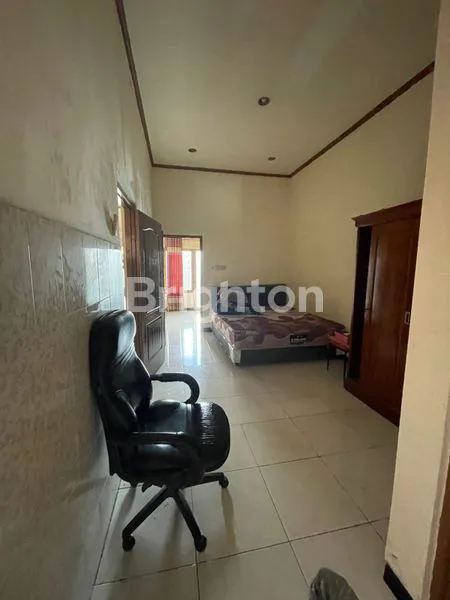 image RUMAH MINIMALIS TERAWAT, FURNISHED, ADA CARPORT, LEBAR 8, BEBAS BANJIR, SIMOREJO, SUKOMANUNGGAL, DEKAT TIDAR & PACUAN KUDA, SURABAYA BARAT (4)