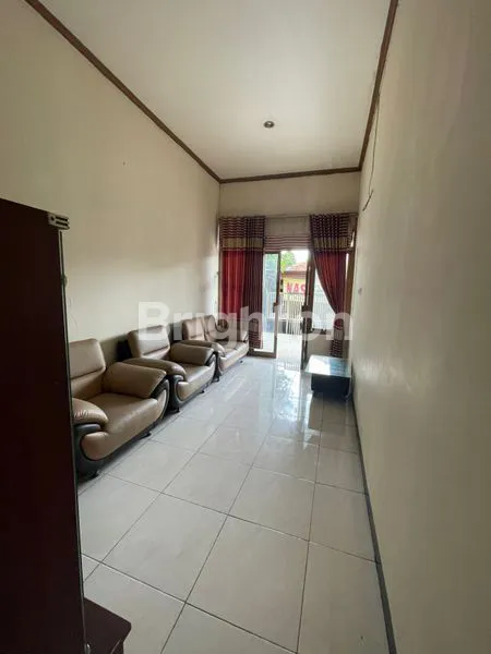image RUMAH MINIMALIS TERAWAT, FURNISHED, ADA CARPORT, LEBAR 8, BEBAS BANJIR, SIMOREJO, SUKOMANUNGGAL, DEKAT TIDAR & PACUAN KUDA, SURABAYA BARAT (5)
