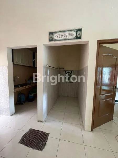 image RUMAH MINIMALIS TERAWAT, FURNISHED, ADA CARPORT, LEBAR 8, BEBAS BANJIR, SIMOREJO, SUKOMANUNGGAL, DEKAT TIDAR & PACUAN KUDA, SURABAYA BARAT (7)