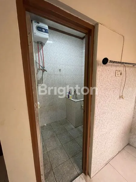 image RUMAH MINIMALIS TERAWAT, FURNISHED, ADA CARPORT, LEBAR 8, BEBAS BANJIR, SIMOREJO, SUKOMANUNGGAL, DEKAT TIDAR & PACUAN KUDA, SURABAYA BARAT (8)