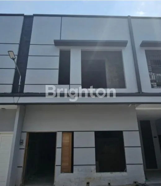 image TOWN HOUSE KOMPLEKS CEMARA ROYAL RESIDENCE  2 TINGKAT (2)