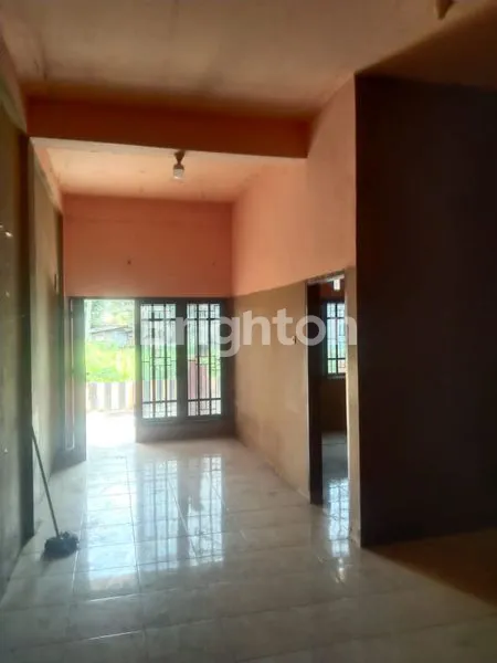 image HUNIAN / RUMAH STRATEGIS 2 LANTAI JL. MELAYU, SIDOMULYO TIMUR, KEC.MARPOYAN KOTA PEKANBARU (DEKAT KE PASAR ARENKA & MALL SKA) (4)