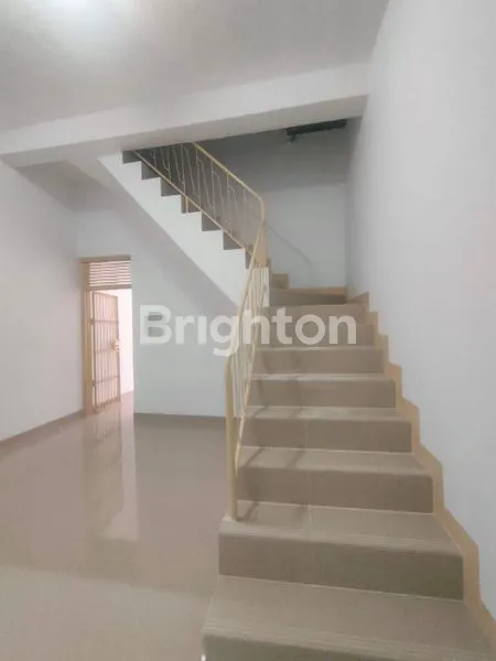 image RUKO 2 LANTAI SHM, LOKASI STRATEGIS UNTUK KANTOR & BISNIS (6)