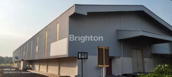 image LAHAN LUAS DENGAN BANGUNAN GUDANG YANG KOKOH , 7 MENIT KE PINTU TOLL, LOKASI JALAN UTAMA DI TAMBUN, BEKASI TIMUR. (3)