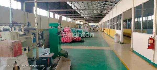 image LAHAN LUAS DENGAN BANGUNAN GUDANG YANG KOKOH , 7 MENIT KE PINTU TOLL, LOKASI JALAN UTAMA DI TAMBUN, BEKASI TIMUR. (5)