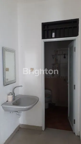 image RUMAH STRATEGIS DI JATIWARINGIN, DEKAT LRT & TOL (8)