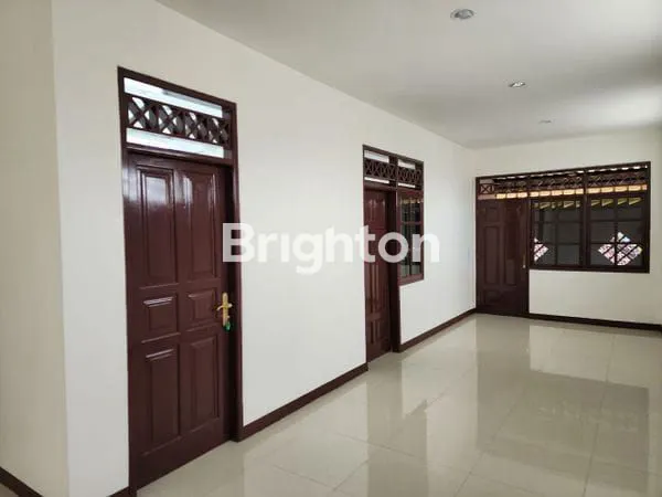 image DIJUAL CEPAT! RUMAH + TOKO STRATEGIS DI LOKASI PREMIUM KUTA ! (2)