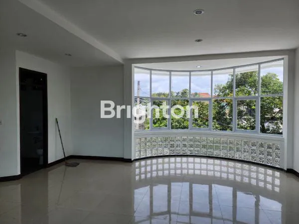 image DIJUAL CEPAT! RUMAH + TOKO STRATEGIS DI LOKASI PREMIUM KUTA ! (6)