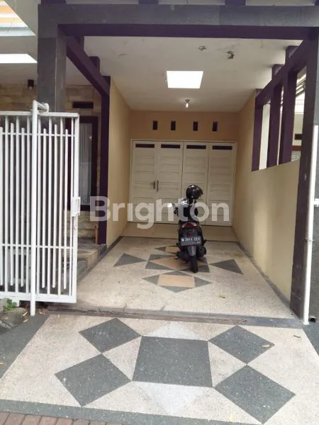 image RUMAH MEWAH FULL FURNISH DI PERMATA JINGGA SIAP HUNI (2)