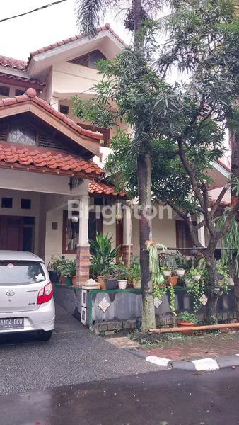 image RUMAH MEWAH 2 LANTAI DI PESONA KAHYANGAN, LT 200M² (1)