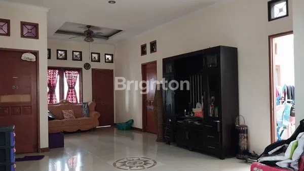 image RUMAH MEWAH 2 LANTAI DI PESONA KAHYANGAN, LT 200M² (7)