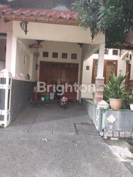 image RUMAH MEWAH 2 LANTAI DI PESONA KAHYANGAN, LT 200M² (3)