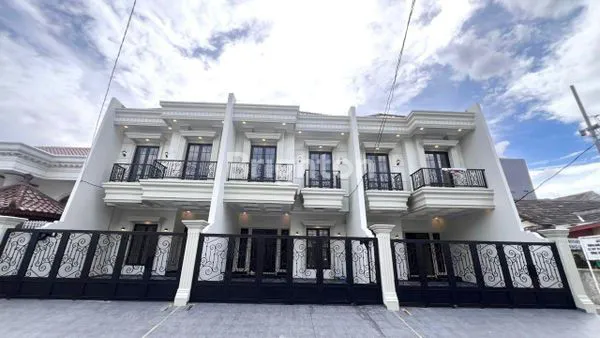 HUNIAN MODERN 4+1 KT DI JAKARTA PUSAT, HARGA NEGO