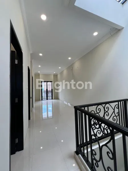 image HUNIAN MODERN 2 LANTAI DI JL SUNAN DEMAK (3)