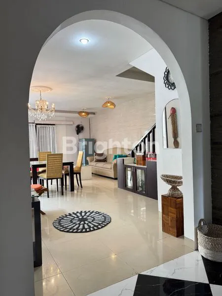*MODERN FULLY FURNISHED VILLA FOR RENT IN PRIME SUNSET ROAD, KUTA*