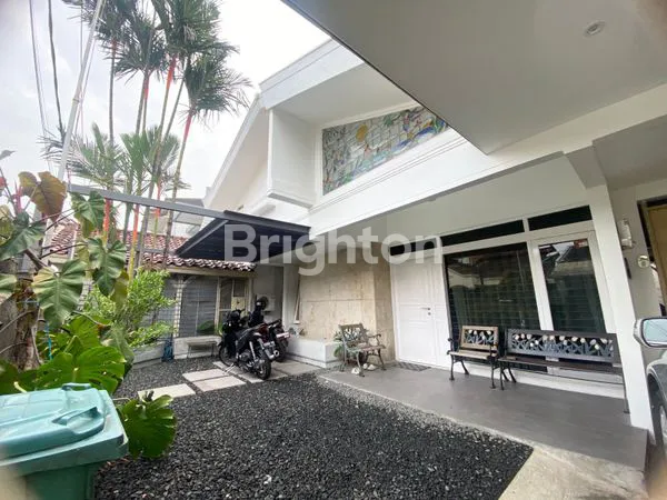 image RUMAH 2 LANTAI SIAP HUNI DENGAN LINGKUNGAN TENANG DI SAYAP TURANGGA BANDUNG. COCOK SEBAGAI RUMAH TINGGAL ATAUPUN RUMAH KOST. (1)
