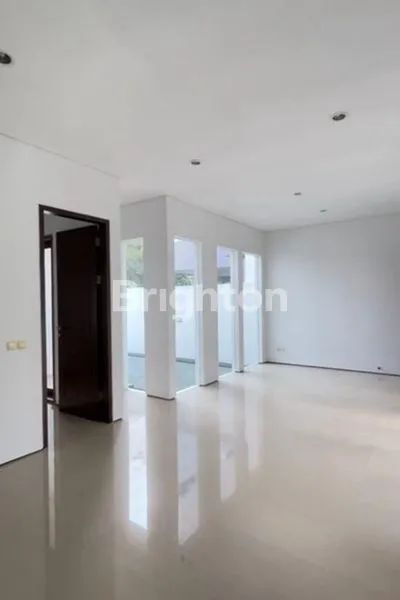 image RUMAH MODERN MINIMALIS 2 LANTAI + POOL, VIEW GWK, UNGASAN, JIMBARAN, KUTA SELATAN, BADUNG, BALI (3)