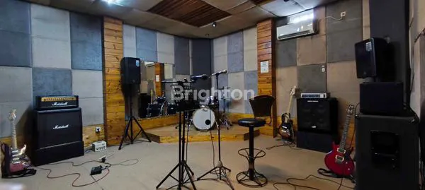 image RUMAH USAHA 2 LANTAI DI SURAPATI, DEKAT GEDUNG SATE (6)