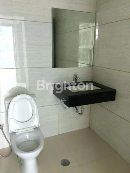 image 2 BR APARTEMEN BROOKLYN BELUM PERNA DIHUNI DI  ALAM SUTERA TANGERANG  (5)