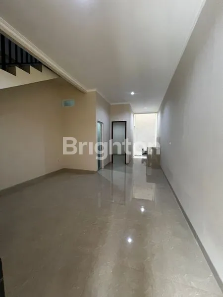image RUMAH BARU  3 LANTAI DENGAN  ROW JALAN LEGA DURI KEPA DEKAT TANJUNG DUREN (5)