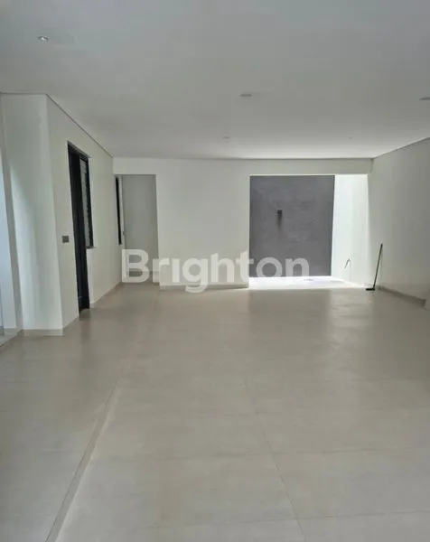 image RUMAH BARU GRESS 3LT | LOKASI PREMIUM WEST RADIAL ROAD SELANGKAH KE PAKUWON MALL, GWALK, PASAR MODERN ! JUAL RUMAH MINIMALIS MODERN CITRALAND UTAMA (4)