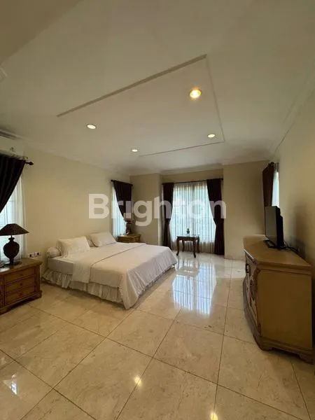 image RUMAH TAMAN BEVERLY GOLF LIPPO KARAWACI (5)