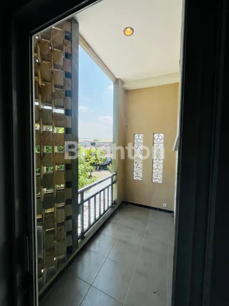 image RUMAH MEWAH FULL FURNISHED DI MUTIARA GADING, SIAP HUNI 3KT (5)