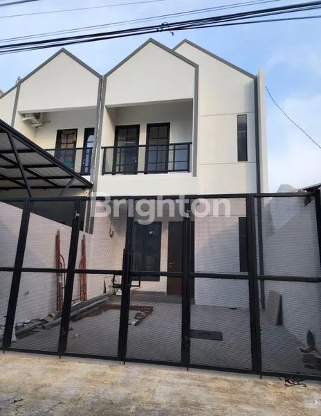 image RUMAH STRATEGIS HADAP BARAT, DEKAT RAYA KENJERAN (1)