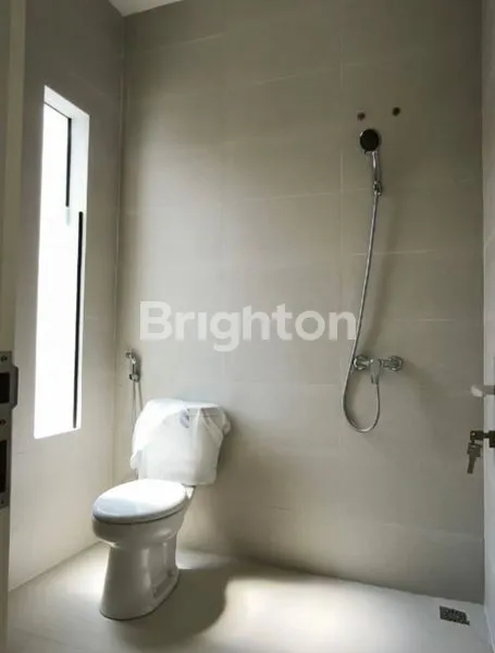 image RUMAH STRATEGIS HADAP BARAT, DEKAT RAYA KENJERAN (6)