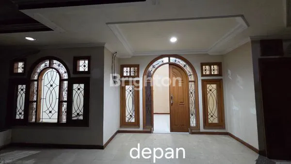image DISEWAKAN RUMAH TERAWAT SIAP HUNI DAERAH UBAYA (1)