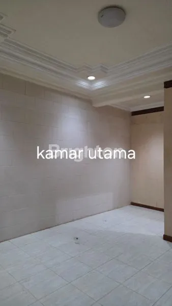 image DISEWAKAN RUMAH TERAWAT SIAP HUNI DAERAH UBAYA (7)