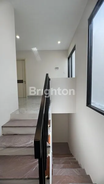 image RUMAH BARU GRESS LEBAR 9, CITRALAND WOODLAND, ROW JALAN 2.5 MOBIL, SURABAYA BARAT (7)
