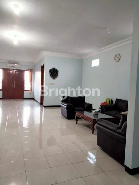 image RUKO STRATEGIS 2 LANTAI SANGAT TERAWAT, LEBAR 10, TRAFFIC PADAT, SAMPING TIDAR, DEKAT BANYU URIP, ROW JALAN 3 MOBIL, PACUAN KUDA, SAWAHAN, SURABAYA (2)