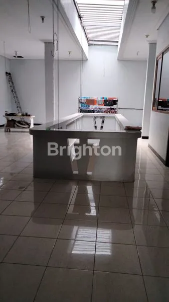 image RUKO STRATEGIS 2 LANTAI SANGAT TERAWAT, LEBAR 10, TRAFFIC PADAT, SAMPING TIDAR, DEKAT BANYU URIP, ROW JALAN 3 MOBIL, PACUAN KUDA, SAWAHAN, SURABAYA (5)