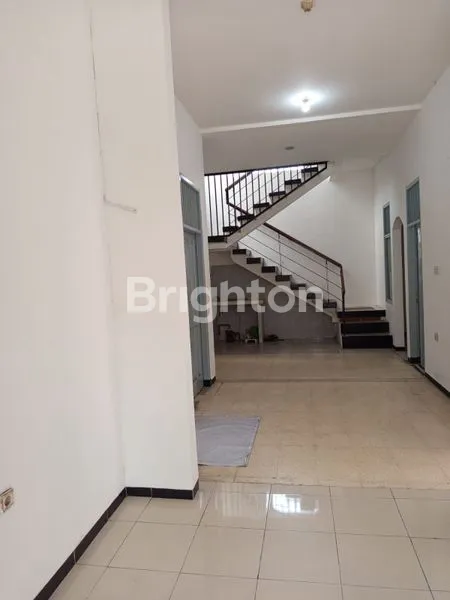 image RUMAH 2 LANTAI DI SULFAT, LT 125M², 4 KT (4)