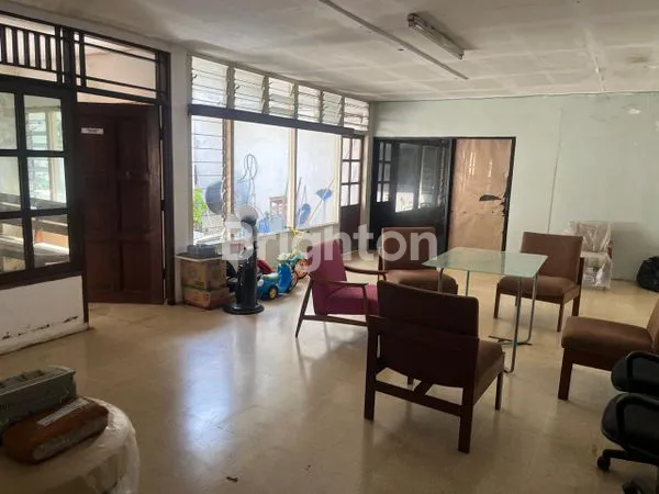 image DIJUAL RUMAH DIDAERAH CIPETE DALAM JAKARTA SELATAN (4)