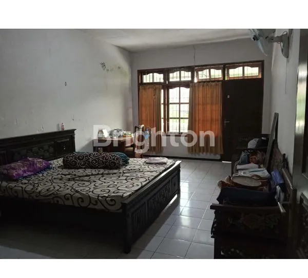 image GAYUNGSARI RUMAH LAMA BS NEGO SIAP HUNI TERAWAT  (3)