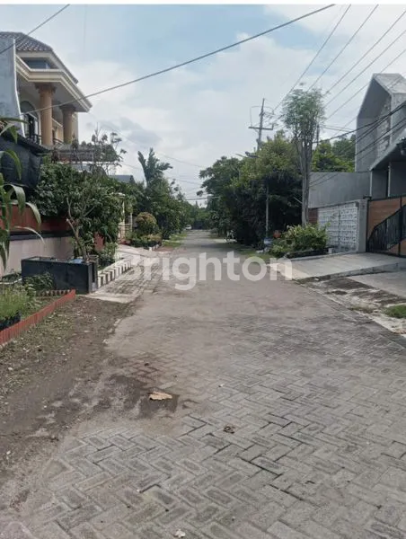 image GAYUNGSARI RUMAH LAMA BS NEGO SIAP HUNI TERAWAT  (4)