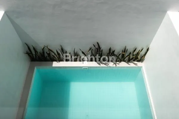 image FOR SALE | 2BR MINIMALIST TOWNHOUSE – PRIME SEMINYAK (2 MINUTES TO BEACH) (8)