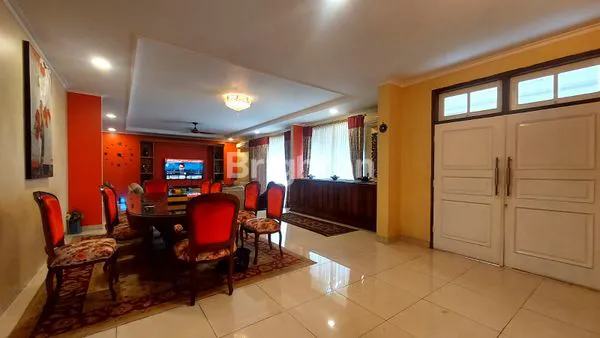 image RUMAH MEWAH 2 LANTAI DI CIPETE UTARA, LT 899M² (3)