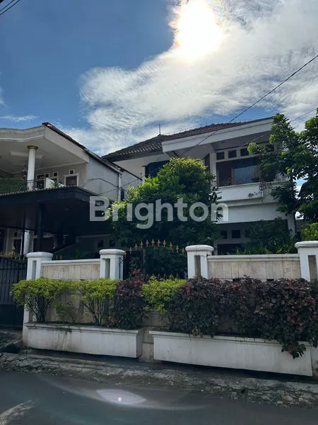 image RUMAH 2 LANTAI SIAP HUNI (1)