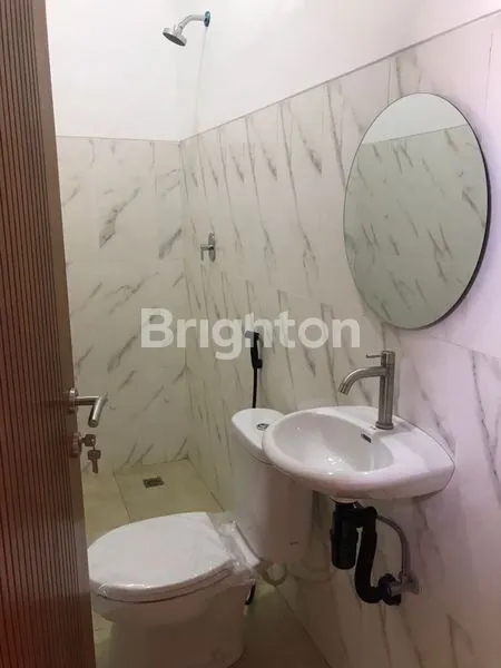 image VILLA 2 LANTAI SIAP HUNI, FURNISHED LENGKAP DI MUNGGU (3)