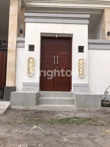 image VILLA 2 LANTAI SIAP HUNI, FURNISHED LENGKAP DI MUNGGU (2)