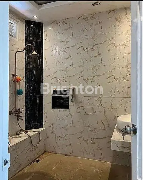 image RUMAH MEWAH CLASSIC MODERN DI PERMATA HIJAU DENGAN KOLAM RENANG PRIBADI DAN GAZEBO ROOFTOP (6)