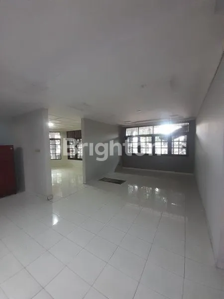 image HUNIAN STRATEGIS 2 LANTAI, LT 451M² DI JAKTIM (2)